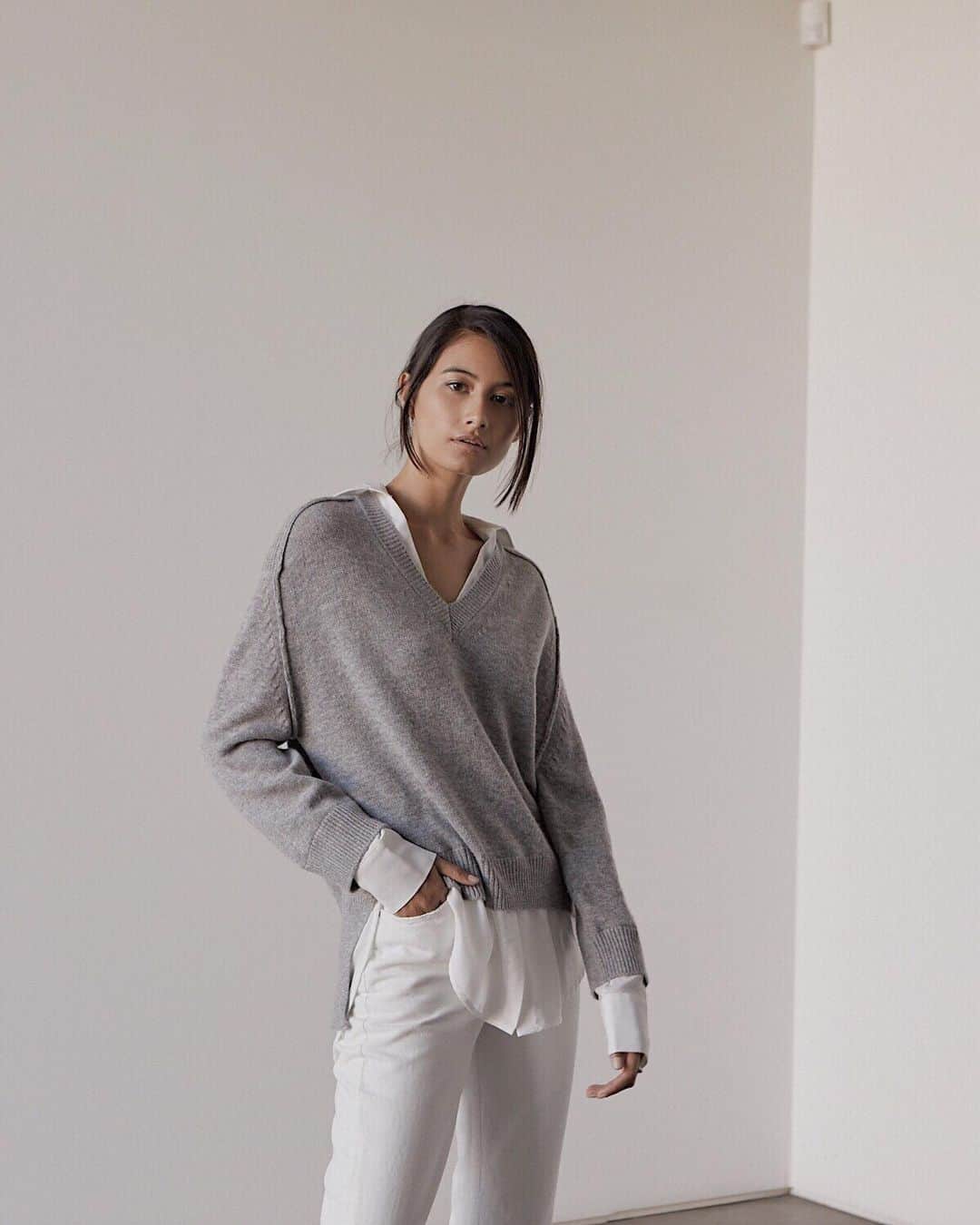 のインスタグラム：「Our original classic Looker, updated for the season // The V-Neck Layered Pullover is knit with our finest wool and cashmere blend yarn -- lightweight, cozy and perfectly luxurious year-round.」