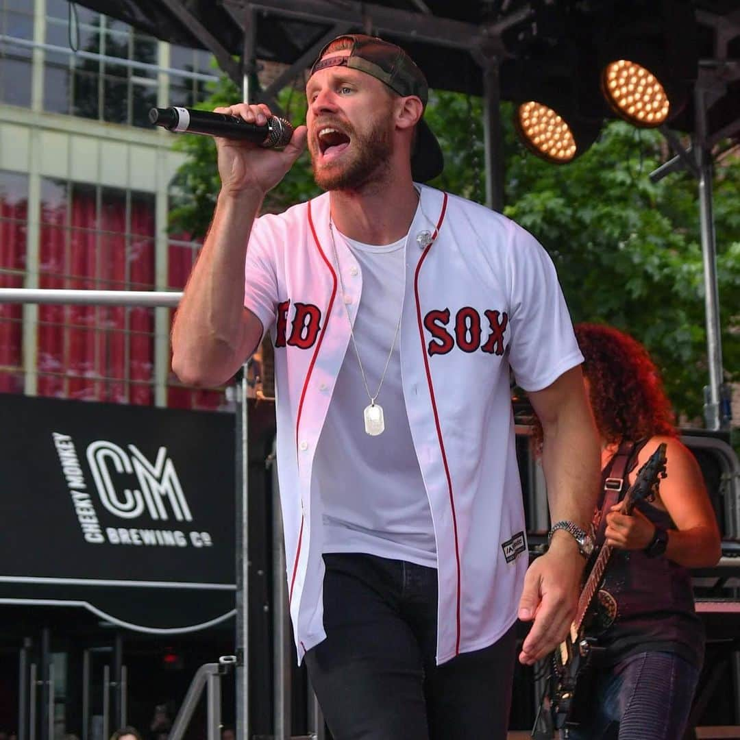 チェイス・ライスさんのインスタグラム写真 - (チェイス・ライスInstagram)「What a damn way to end this absolutely insane week, Boston I’ll always love you🤘🏼 Pics:@codycannon Pics:@clarkeywithacamera」5月27日 7時33分 - chaserice