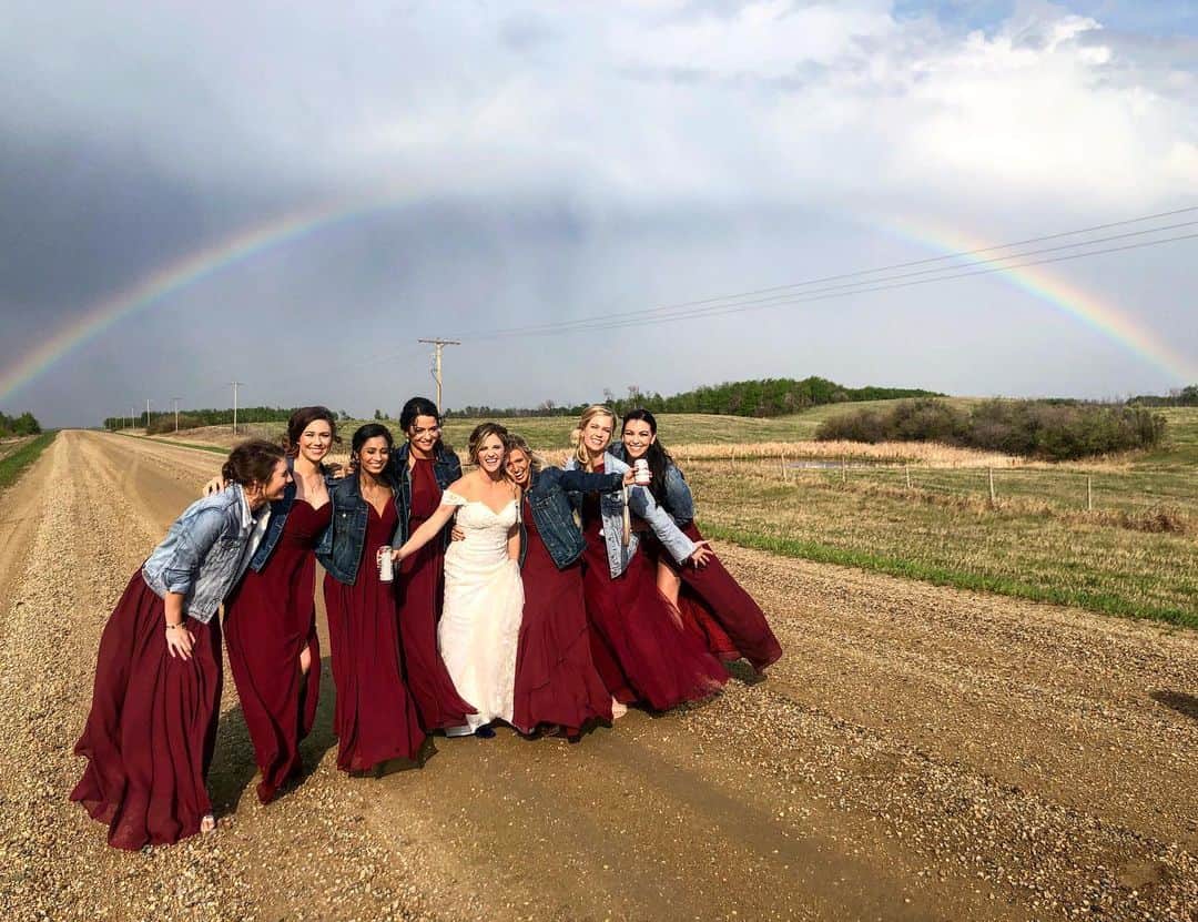 カーステン・ムーア＝タワーズのインスタグラム：「Heart full of love after spending a few days celebrating the wonderfulness that is Paige Lawrence-Champion (!!!) and Richie Champion.  We had a tiny bit of rain on the wedding day that resulted in the biggest rainbow I’ve ever seen. We pulled over the party bus and jumped out to take some photos 🌈 #acoupleofchamps」