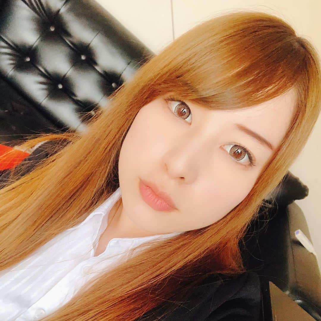 のインスタグラム：「髪の毛の色www」