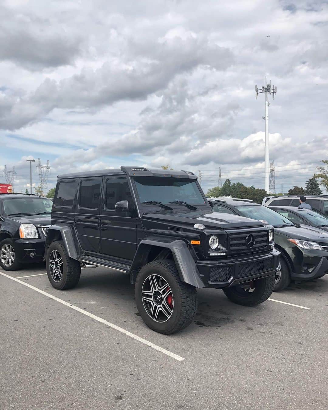 CarsWithoutLimitsさんのインスタグラム写真 - (CarsWithoutLimitsInstagram)「The @skylinest G550 4x4²  Photo @shaw416  #carswithoutlimits #toronto #g5504x4²」5月27日 8時32分 - carswithoutlimits