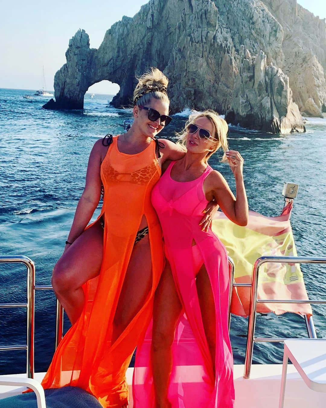 ニッキー・ベンツさんのインスタグラム写真 - (ニッキー・ベンツInstagram)「Cabo 2019! Viva Mexico 🇲🇽」5月27日 8時50分 - nikkibenz