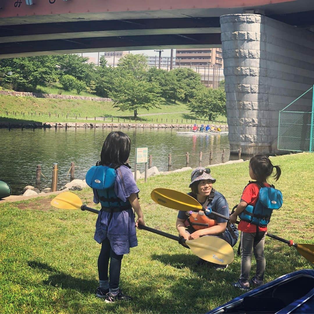 白木夏子さんのインスタグラム写真 - (白木夏子Instagram)「リバーカヤック、子供と一緒に楽しめてよかった！！ スカイツリーもきれいに見えたし、意外と川の透明度もあってハゼとか大きな魚🐟も泳いでるのが見えた。 . #asoview #外遊び #夏日和 #リバーカヤック #江戸川区 #子供とお出かけ」5月27日 9時01分 - natsukoshiraki