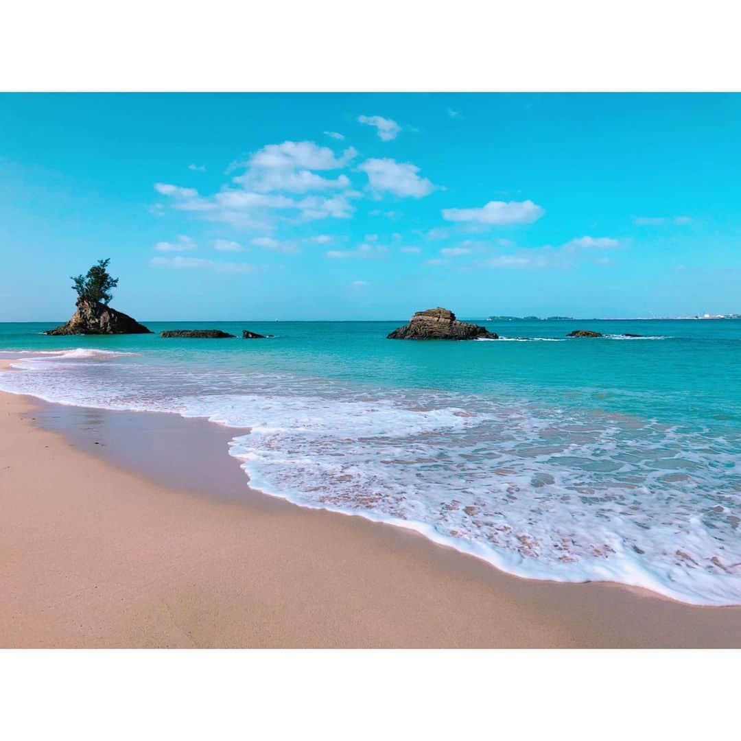 菊井彰子さんのインスタグラム写真 - (菊井彰子Instagram)「寝起きのまんま海を散歩🏖🚶‍♀️ きもちよかったぁ❤︎ #privatebeach  #カヌチャリゾート #沖縄  #沖縄旅行  #okinawa  #okinawatrip  #okinawajapan  #産前旅行」5月27日 9時15分 - yanakiku_kiku