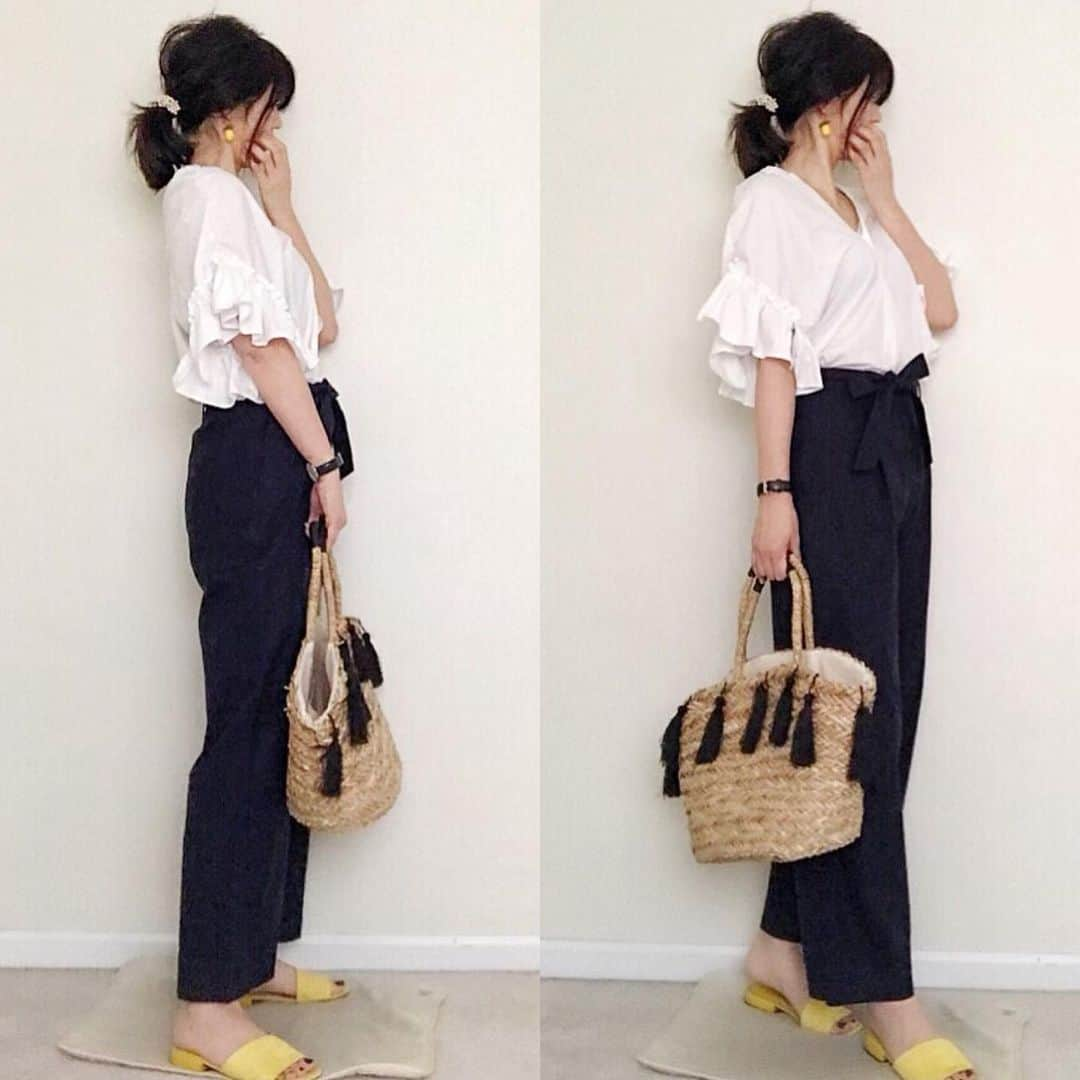 meiさんのインスタグラム写真 - (meiInstagram)「. . イエローを差し色に💛 . 👚/ @harulily_official . 👖/ @uniqlo . #ベルテッドリネンコットンワイドストレートパンツ . 👜 @hm . 👡/ @zara . @danielwellington . . . . #locari #beaustagrammer #プチプラコーデ #ootd_kob  #kaumo_fashion #きれいめコーデ  #ママコーデ #春コーデ#mineby3mootd  #fashion #ootd#ポニーテール#ponte_fashion#ミディアムヘア #アラフォーコーデ #mamagirl  #ユニクロきれいめ部 #officedressy#大人カジュアル#きれいめコーデ#mineプチプラ部#ユニクロコーデ#ワイドパンツ#yesuniqlo#夏コーデ」5月27日 10時02分 - mei.5.7.des