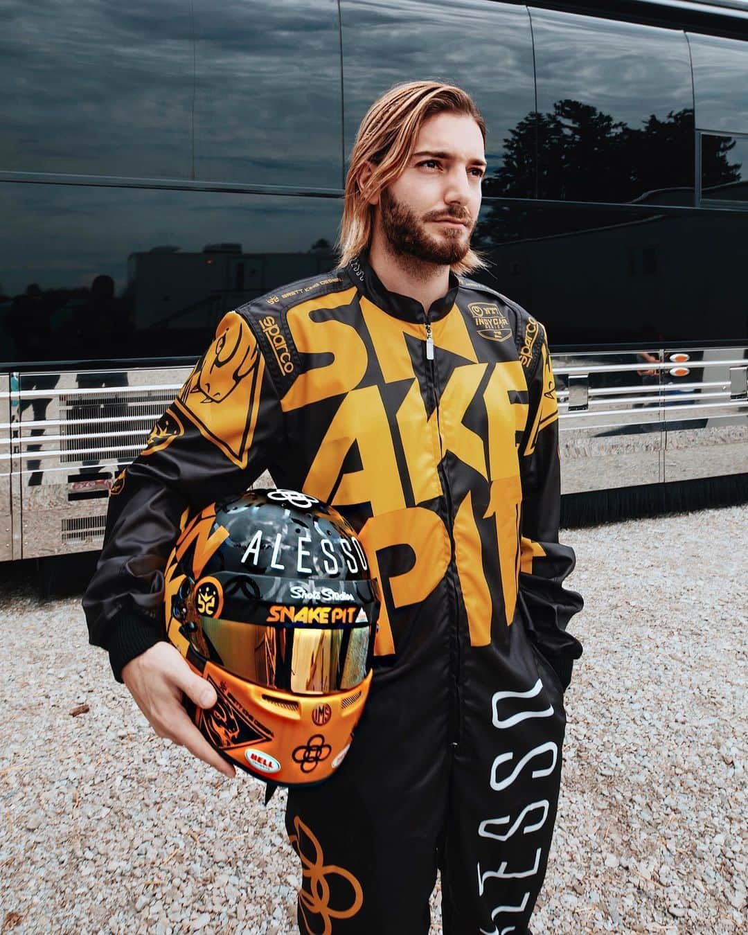 アレッソさんのインスタグラム写真 - (アレッソInstagram)「Pretended to be a race car driver today. Felt kinda cool so I’m gonna give it try Thanks for the swag @indy500snakepit」5月27日 10時18分 - alesso