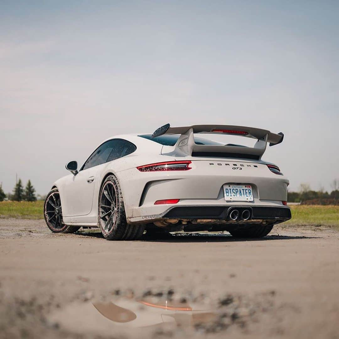 CarsWithoutLimitsさんのインスタグラム写真 - (CarsWithoutLimitsInstagram)「Down N’ Dirty GT3 🧹 Photo @frozenfraim  Owner @yyzcurator  #carswithoutlimits #porsche #gt3 #dirty #toronto」5月27日 10時35分 - carswithoutlimits