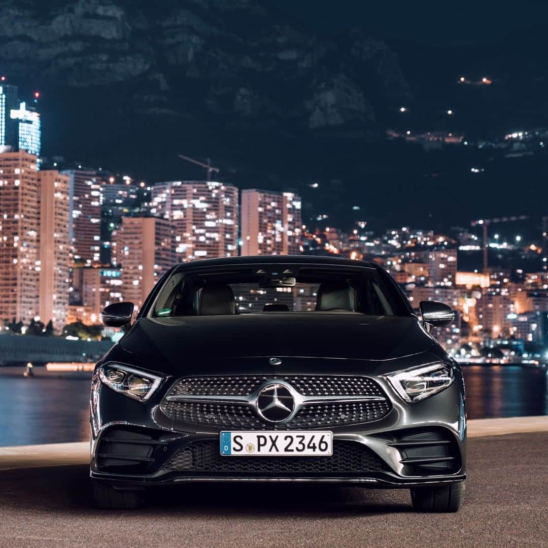 メルセデス・ベンツさんのインスタグラム写真 - (メルセデス・ベンツInstagram)「Perfect match for the nightlife. 🏙 ______ 📸: @svenklittich for #MBsocialcar . #Mercedes #MBCar #MercedesBenz #CLS #carsofinstagram #InstaCars #citytrip」5月27日 11時00分 - mercedesbenz