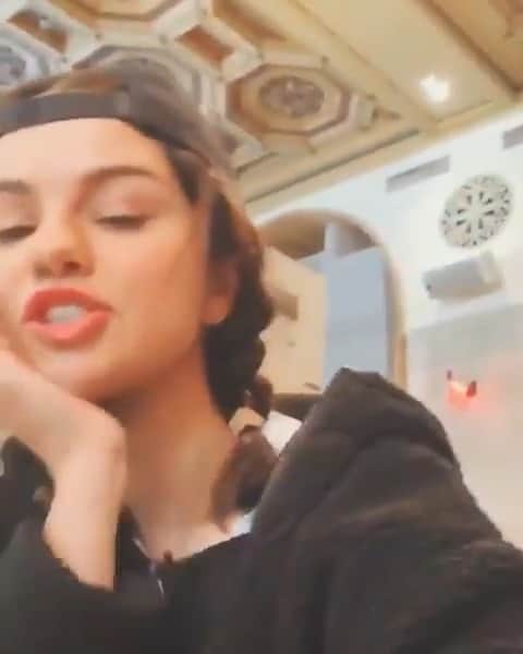 Always With Selenaのインスタグラム：「when you "borrow" your friends' cell phone」