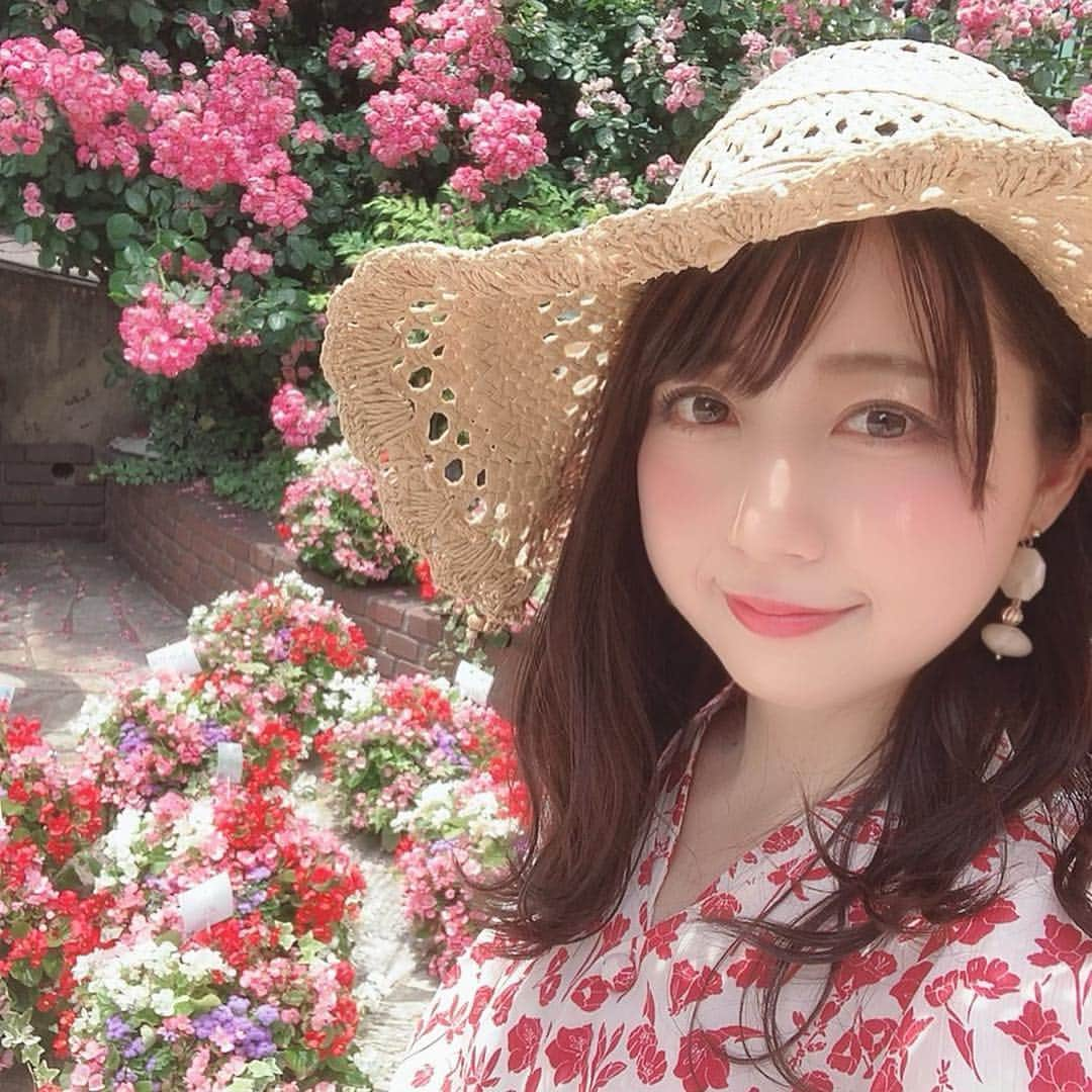 夏目樹里さんのインスタグラム写真 - (夏目樹里Instagram)「昨日は #さくらフォト 撮影会🤗 各部参加してくださった皆さん、本当にありがとうございました🥰👏 各部それぞれ違う楽しさがあって時間たつの早かったよ〜😳✨ . 📸今日一緒だった鹿乃ばんびちゃん🤗会って話してすぐ、人柄もめちゃ優しい子だなって分かって惚れましたん🥺💕 . 納屋橋はフラワーフェスタの準備？でいつもよりたくさんのお花が大集合してて思わず自撮りの背景に😝 . 皆さんからの写真もさっそく🥺 素敵に撮ってもらえて有難や〜😂💕 にやにや楽しみにチェックしておりま〜す🥰」5月27日 11時35分 - juri_azure