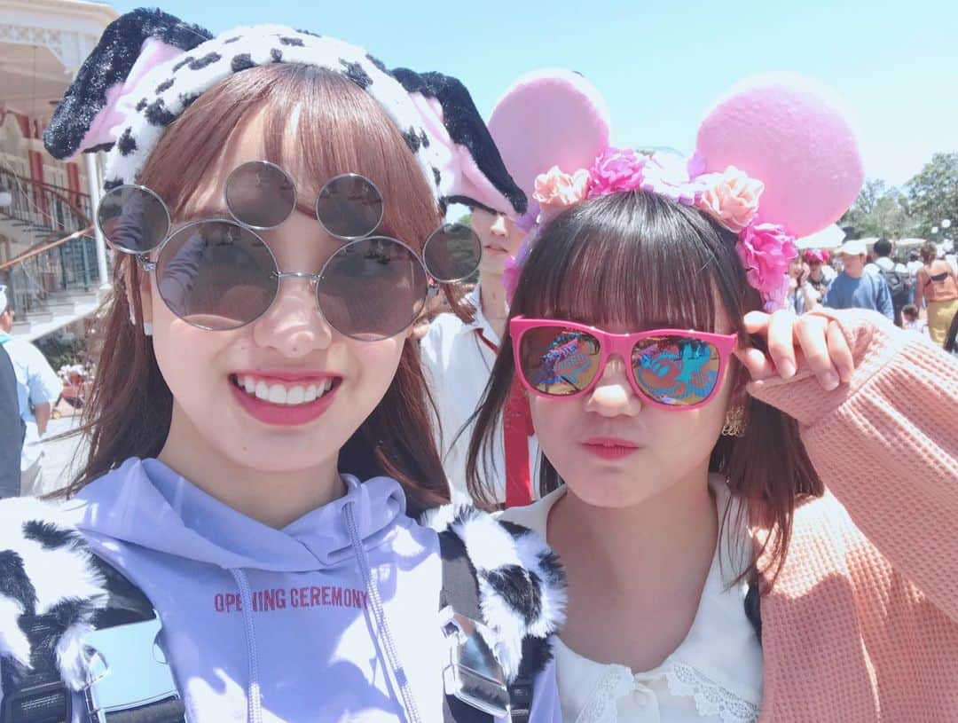 飯窪春菜のインスタグラム：「まだありました、ディズニーランドでの写真と動画🌈  #ディズニーランド  #disneyland  #浮かれてる  #よこやん  #横山玲奈  #モーニング娘19  #はるなの毎日  #飯窪ってる」