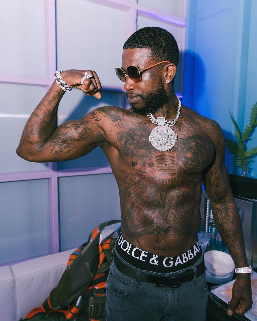 グッチ・メインのインスタグラム：「3 years later and it only gets Greater 💰💪🏿 #DroptopWop aka #BigWop」