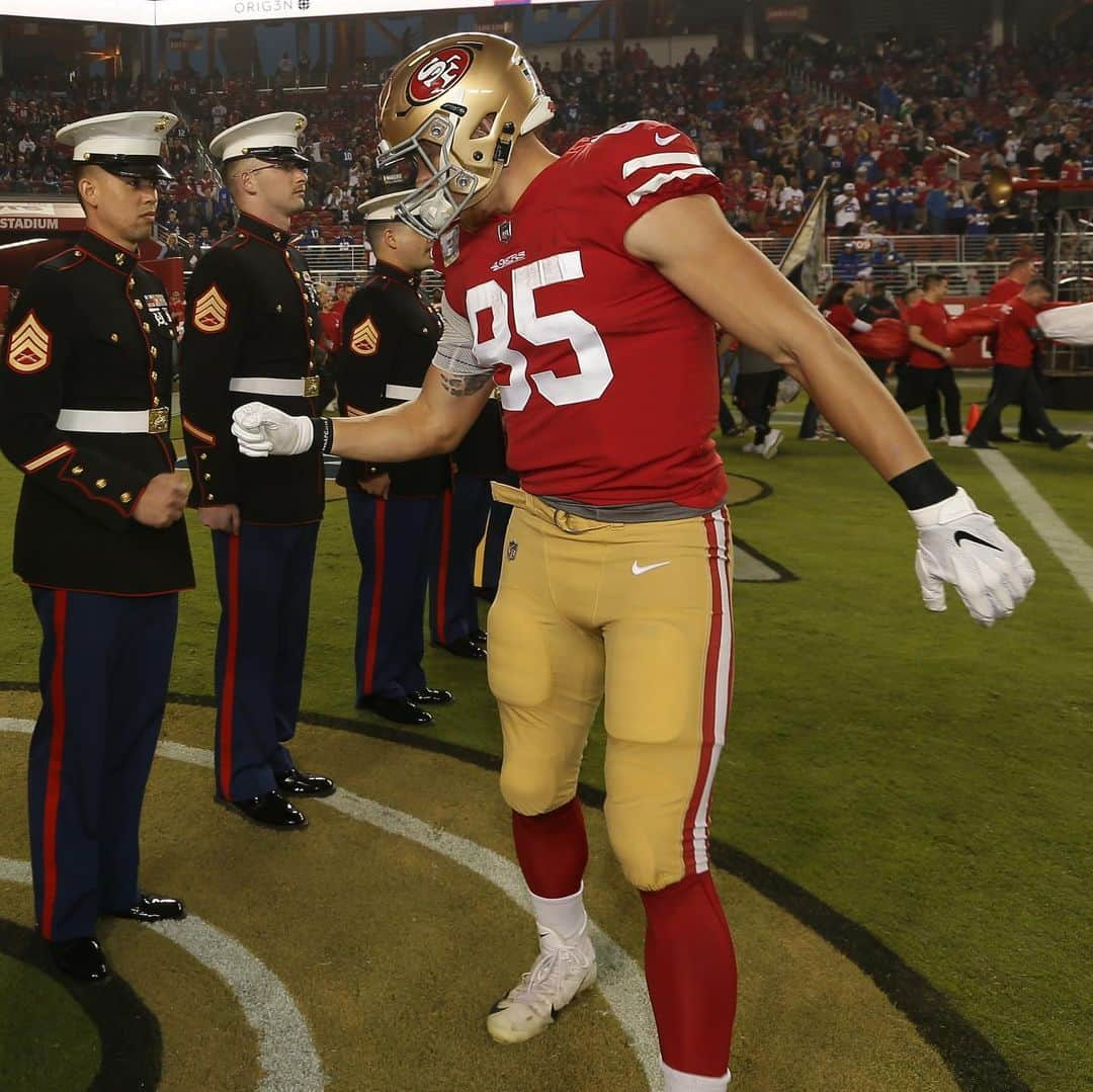 NFLさんのインスタグラム写真 - (NFLInstagram)「Today, we honor the brave men and women who have sacrificed their lives to protect this country. #MemorialDay #SaluteToService」5月27日 21時30分 - nfl