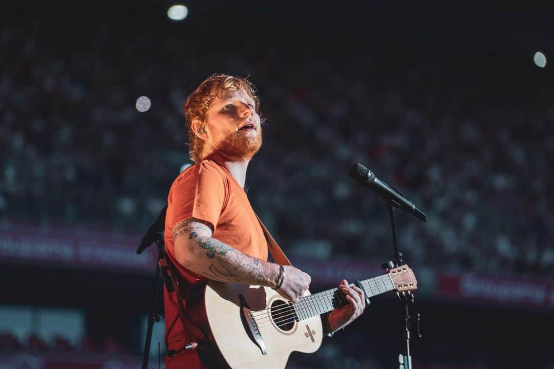 エド・シーランさんのインスタグラム写真 - (エド・シーランInstagram)「Lyon night #3 ! 📸 @zakarywalters #dividetour」5月27日 21時43分 - teddysphotos