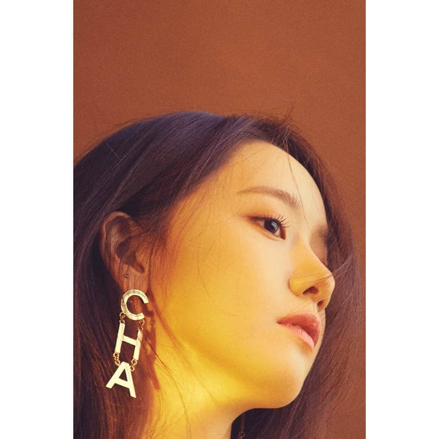 ユナさんのインスタグラム写真 - (ユナInstagram)「Autumn & Winter  #specialalbum 💿 #A_WALK_TO_REMEMBER #promise 🎧 #융스타그램」5月27日 21時44分 - yoona__lim