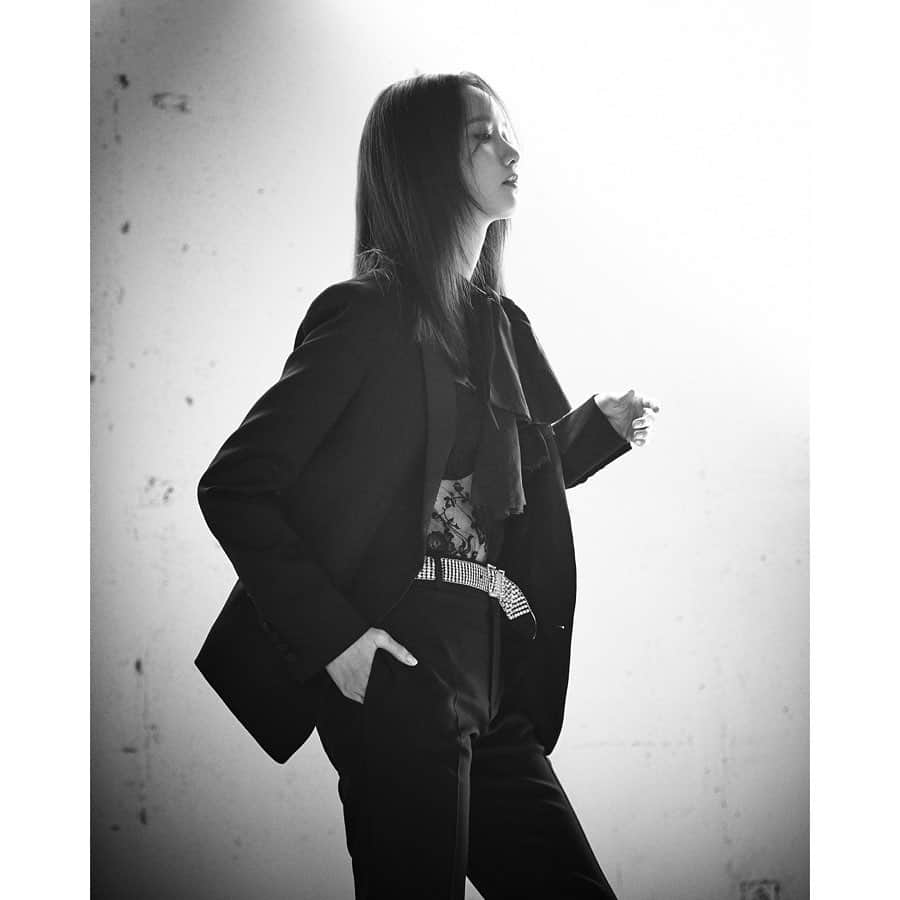 ユナさんのインスタグラム写真 - (ユナInstagram)「Autumn & Winter  #specialalbum 💿 #A_WALK_TO_REMEMBER #promise 🎧 #융스타그램」5月27日 21時44分 - yoona__lim