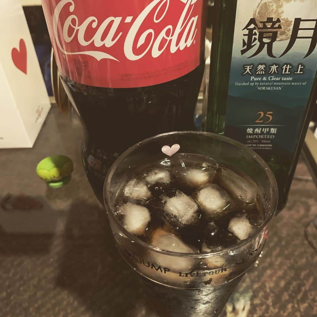 椿ありさんのインスタグラム写真 - (椿ありInstagram)「今日はコーラを割って飲んでる🍻」5月27日 21時52分 - kairin0509