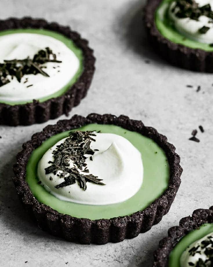 Matchæologist®さんのインスタグラム写真 - (Matchæologist®Instagram)「WOW! 😍 Hands up if you’re in #Matcha heaven with these drool-worthy Mini Matcha Cream Tarts 🙏 from the amazing @snixykitchen ✨. With a matcha pudding filling inside a rich dark gluten-free cocoa almond cookie crust with a layer of bittersweet chocolate shell and pillows of vanilla whipped cream on top – what more could you ask for?! 😍 . 👌 Try using our Midori™ culinary matcha to make this at home! 🍃 Midori™ is a matcha of choice for leading chefs, baristas, pâtissiers, and chocolatiers. It showcases a vibrant green colour, a mellow umami, and imparts a harmonious suite of well-rounded ‘matcha’ flavours to your recipes. It is ideal for use in dessert recipes such as these matcha tarts. . For premium-quality matcha 🍵, please visit Matchaeologist.com. . 👉 Click our bio link @Matchaeologist . Matchæologist® #Matchaeologist Matchaeologist.com」5月27日 22時06分 - matchaeologist
