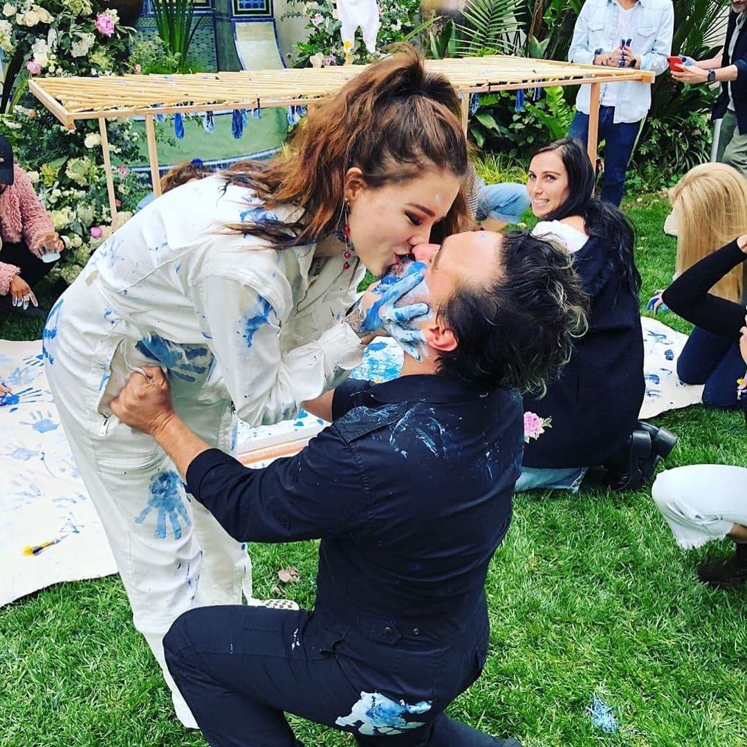 People Magazineさんのインスタグラム写真 - (People MagazineInstagram)「Big Boy Theory! Johnny Galecki and his pregnant girlfriend Alaina Meyer revealed they’re having a baby boy. ❤️ | #regram @sanctionedjohnnygalecki」5月27日 21時59分 - people