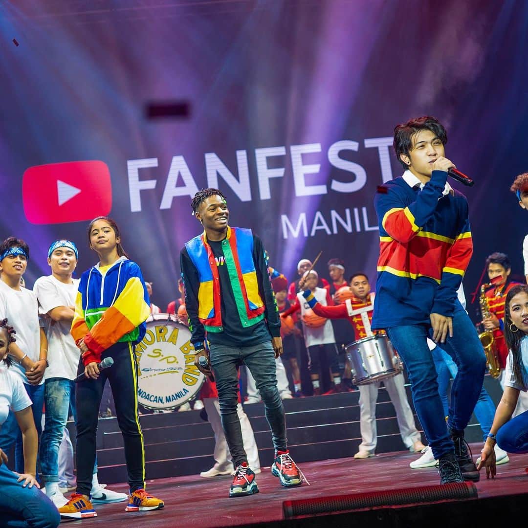 Ranz Kyleさんのインスタグラム写真 - (Ranz KyleInstagram)「Last night was insane fam! One of the best experience we had! We wanna thank every single person who was there to support us! See ya’ll again soon! We lit! 🔥🇵🇭🙌🏻 #ytffph」5月27日 22時12分 - ranzkyle