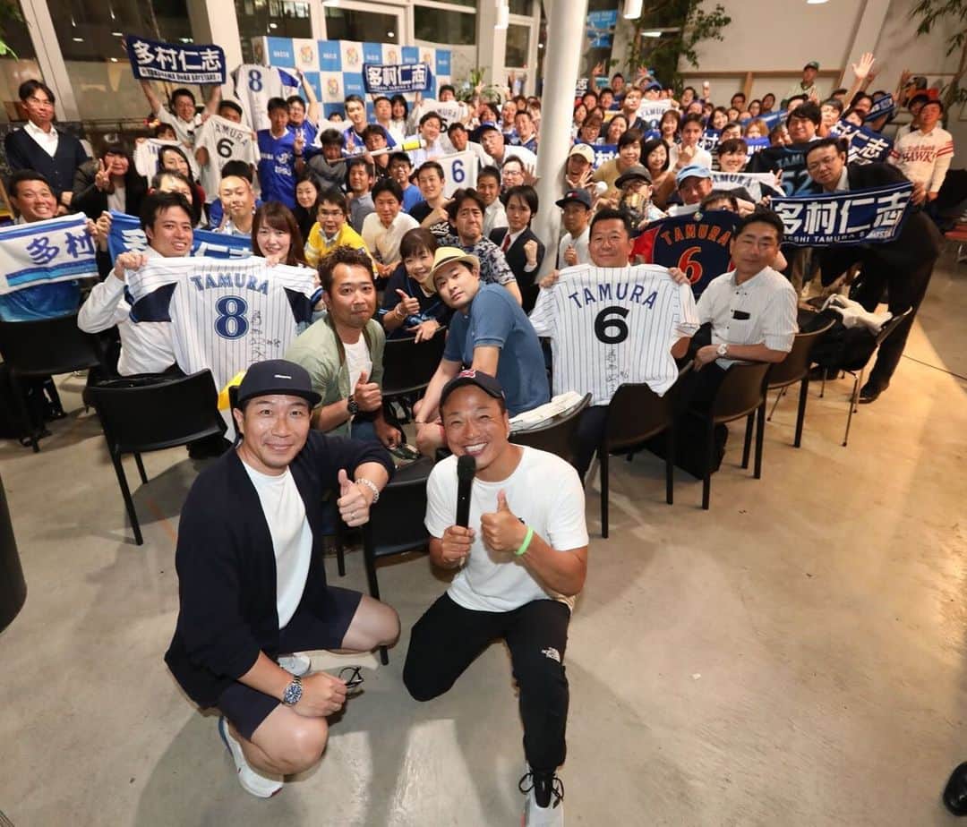 多村仁志さんのインスタグラム写真 - (多村仁志Instagram)「今夜は、かつて #横浜スタジアム で #美声 を轟かせていた #DJケチャップ さんと一緒にSHIBAURA HOUSEで #トークショー。 ・ 現役を終えてから3年が経ちますが、こうして多くの #ファン の方々とひとりひとりと触れ合えるのってやっぱり良いですね😊」5月27日 22時23分 - hit_tamu