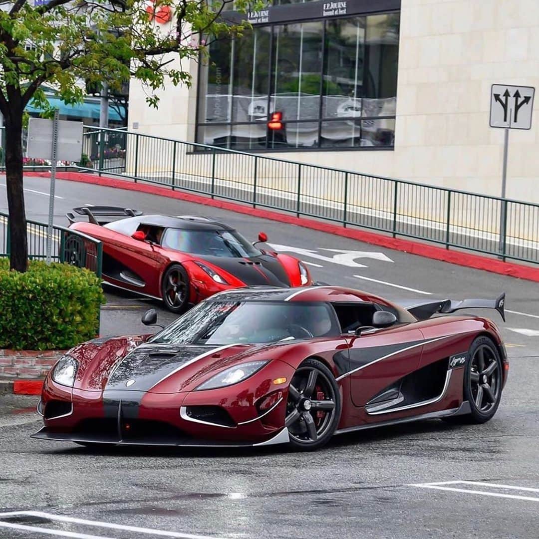 CarsWithoutLimitsさんのインスタグラム写真 - (CarsWithoutLimitsInstagram)「Double trouble 🛡 Photo @cb.cars  #carswithoutlimits #koenigsegg #agera #regera #toronto」5月27日 22時16分 - carswithoutlimits