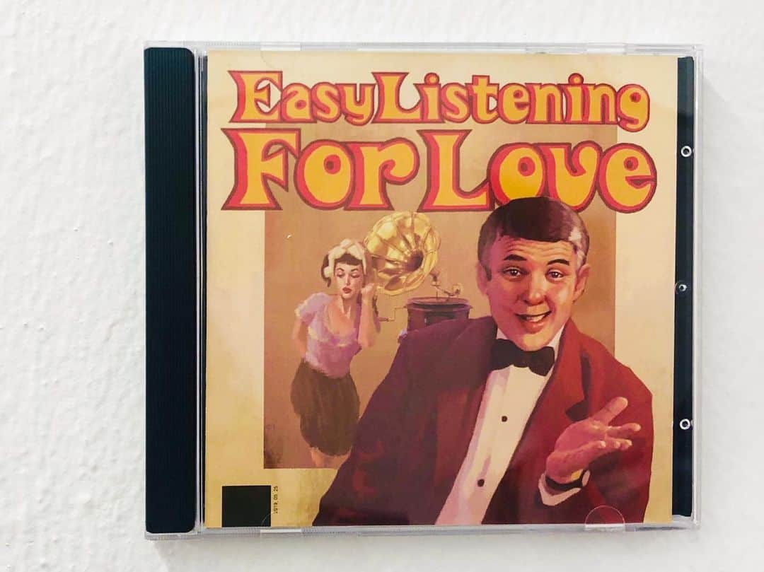 Sultan Of The Discoのインスタグラム：「[EP 'Easy Listening For Love' CD 일반 매장 발매] ⠀⠀⠀ 'ㅋㅋ페스티벌'에서 최초 공개했던  술탄 오브 더 디스코 EP 'Easy Listening For Love' CD💿의 일반 매장 판매가 시작되었습니다. ⠀⠀⠀ 👇 온라인 판매처 #향뮤직 #알라딘 #예스24 #신나라레코드 #인터파크 #교보문고 #핫트랙스 등 ⠀⠀⠀ ☝️ 오프라인으로 구매할 경우 매장에 미리 연락하여 재고 여부를 확인 부탁드립니다. ⠀⠀⠀ Cover Illustrated by Nahzam Sue Designed by Kimm kijo - #술탄오브더디스코 #sultanofthedisco #CD #발매 #ep #Easylisteningforlove #샤이닝길만걷자」
