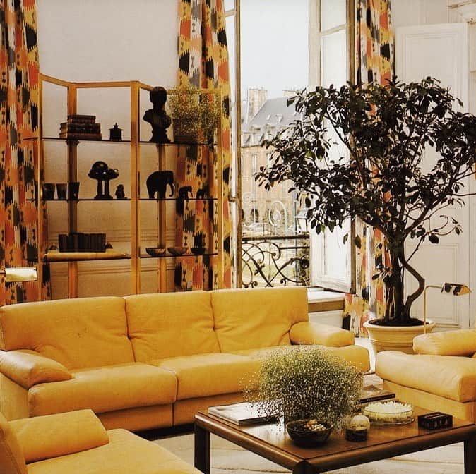 Meganさんのインスタグラム写真 - (MeganInstagram)「Roche-Bobois Catalog 〰 Tome 1, 1980 #interiordesign #rochebobois #indoorplants」5月27日 22時33分 - zanzan_domus