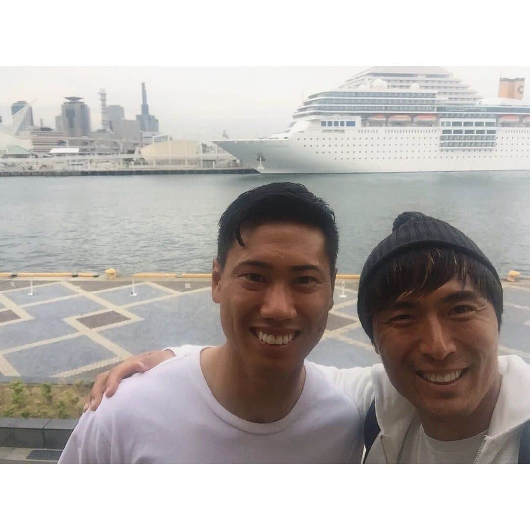 北野貴之さんのインスタグラム写真 - (北野貴之Instagram)「セレッソ大阪のとき、大学生で練習参加してきた、前川黛也。 熱く、誠実な、真っ直ぐな漢。 逢った日から、熱い話をしたのが今も懐かしい。 そんなご縁から、今も心から可愛がり、大好きなGK弟。  #ハーバーランド#再会」5月27日 22時34分 - takashi_kitano