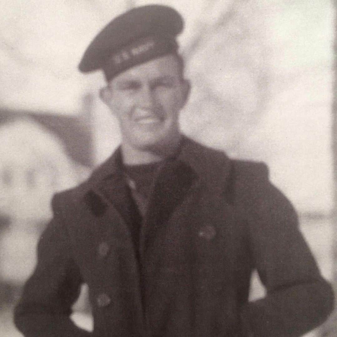 Robert Clarkさんのインスタグラム写真 - (Robert ClarkInstagram)「HappyMemorialDay# to my dad, R.R.Clark US Navy 1944-1946 and all the others Veterans.」5月27日 22時35分 - robertclarkphoto