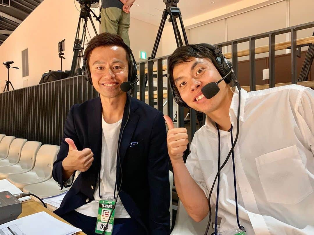 原大悟さんのインスタグラム写真 - (原大悟Instagram)「19-20シーズン Fリーグ開幕。 アスレ負けちゃったけどおもしろかった‼️ 観戦に来ていた名良橋さんと。 ナチュラルに写真撮るタイミングで背伸びしてたw  今年も相根さんと前田さんとご一緒できた。W杯に向けて熱いシーズンになりますように。  #Fリーグ #jsports #開幕」5月27日 22時49分 - daigoso