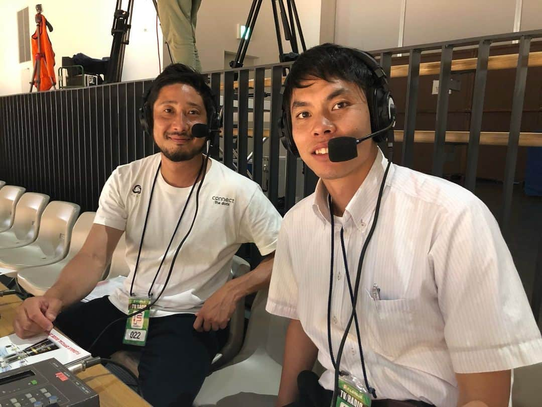 原大悟さんのインスタグラム写真 - (原大悟Instagram)「19-20シーズン Fリーグ開幕。 アスレ負けちゃったけどおもしろかった‼️ 観戦に来ていた名良橋さんと。 ナチュラルに写真撮るタイミングで背伸びしてたw  今年も相根さんと前田さんとご一緒できた。W杯に向けて熱いシーズンになりますように。  #Fリーグ #jsports #開幕」5月27日 22時49分 - daigoso