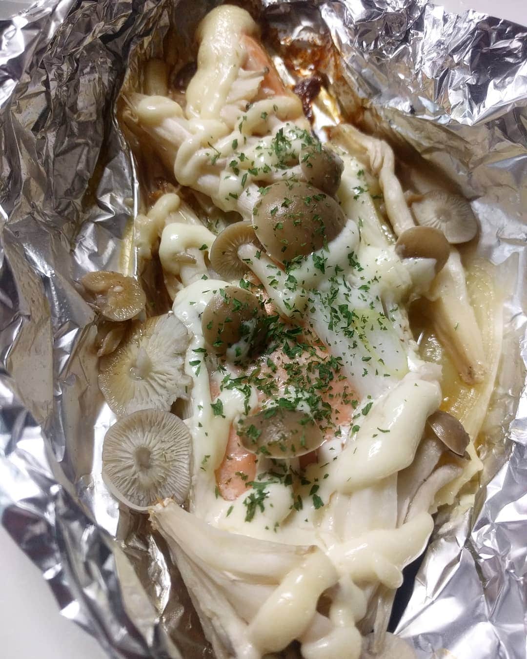 のインスタグラム：「鮭のバター焼き作った🍴  #鮭」