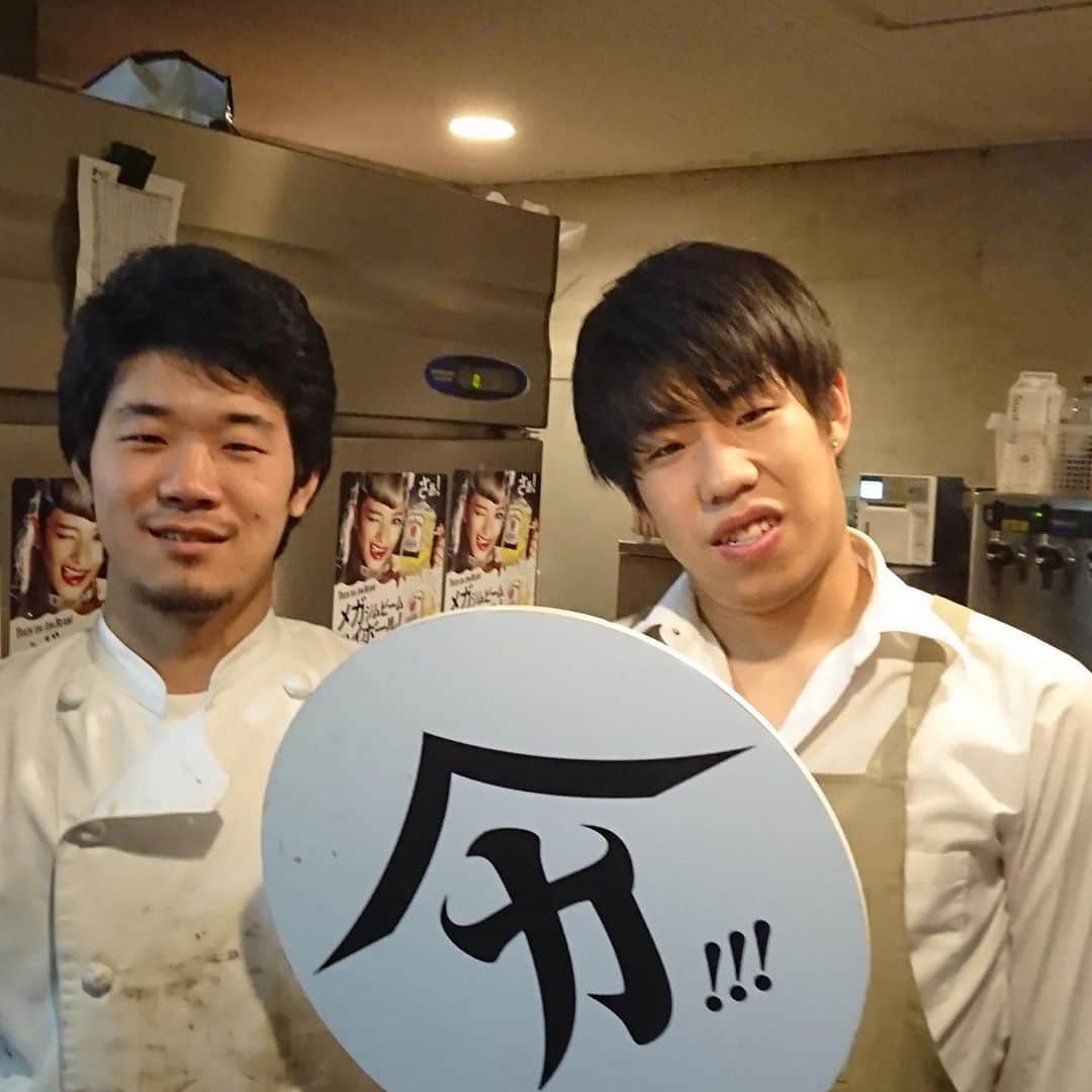 かるび家 梅田店さんのインスタグラム写真 - (かるび家 梅田店Instagram)「お疲れ様です🍖 かるび家梅田店です🍖  スタッフ一同 満点笑顔でお待ちしてます🍖  #梅田 #大阪駅 #焼肉 #食べ放題 #個室 #宴会 #貸切 #あぶりや #かるび家 #f4f #学生 #クーポン #いいねした人全員フォローする #写真 #焼き肉 #いいね返し #阪急梅田 #駅近 #ステーキ #黒毛牛 #相互フォロー #instagood #instadiary #instalike #instamood #instalove #instafollow #満点笑顔 #スマイル」5月27日 14時22分 - karubiya.umeda