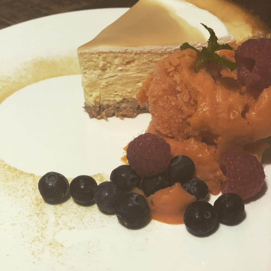 中村譲さんのインスタグラム写真 - (中村譲Instagram)「友達のカフェ#joe’scaffe#caffe #taipei #cake#delicious #@富錦街464 号#ケーキが美味しいよ」5月27日 14時51分 - joechan1515