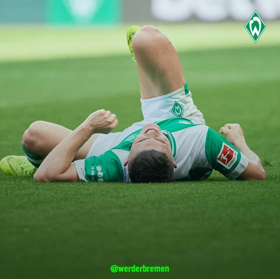 ヴェルダー・ブレーメンさんのインスタグラム写真 - (ヴェルダー・ブレーメンInstagram)「Wenn schon wieder Montag ist...😫😴 _______ #werder #bremen #svw #mondaymood」5月27日 15時04分 - werderbremen