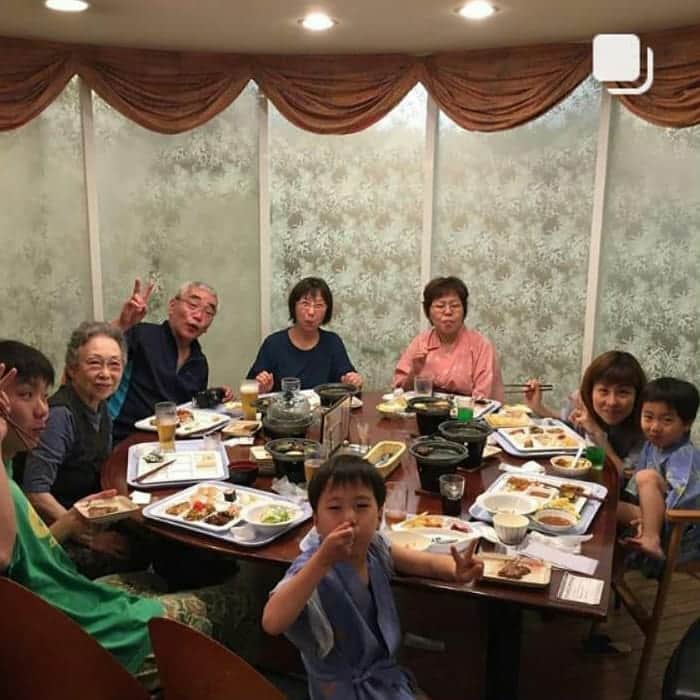 【公式】オーシャンリゾートホテル マホロバ・マインズ三浦さんのインスタグラム写真 - (【公式】オーシャンリゾートホテル マホロバ・マインズ三浦Instagram)「@masa_aki_saさんに投稿いただきました。レストランでご家族皆様で楽しくお食事していただけた様子が伝わってきます😊ありがとうございました！ . #マホロバマインズ三浦 #三浦海岸 #三浦半島 #ママリ #子連れ旅行 #家族の写真をアルバムに #ママライフカメラ #ファミリー旅行 #マホロバケーション #家族記録 #いこーよ #土曜日の小旅行 #家族らぶ #ファインダー越しの私の世界 #レストラン #三浦半島良いところ #子供とお出かけ部 #関東ママ #三世代旅行 #タビスルキッズ #子育て #鮪食べ放題 #三浦 #マホロバケーション #maholovaminds #バイキング #三浦海岸駅 #マホロバ #三浦半島旅行」5月27日 15時37分 - maholova_minds_miura