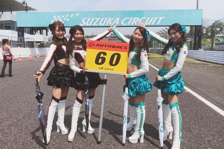 咲月美優さんのインスタグラム写真 - (咲月美優Instagram)「❤︎ . SUPER GT SUZUKA 300km Race 60号車 LMcorsaの応援 ありがとうございました！！ . 最高気温30℃超えと真夏日になり、 思わぬ苦戦となった予選でしたが、 20番手から追い上げて 10位フィニッシュでポイント獲得🙆‍♀️✨ 前戦に引き続き、 見事な追い上げでした🥺👏 少しずつでも確実に ポイント獲得してます❣️ . 次戦のタイは 昨年表彰台だったので、 トップ争いを期待して 気持ちひとつに応援します👍🏻💓 . 私たちは見守ることしかできないですが、 「勝ちたい」という強い思いは チームのみなさんと一緒です🤝✨ . . #supergt #LMcorsa #otgmotorsports #大阪トヨペット #race #motorsports #racequeen #rq #circuit #鈴鹿サーキット #suzukacircuit #レースクイーン #TWSプリンセス #japanesegirl #instapic #instagood #followme .」5月27日 15時37分 - s.miyutyyy