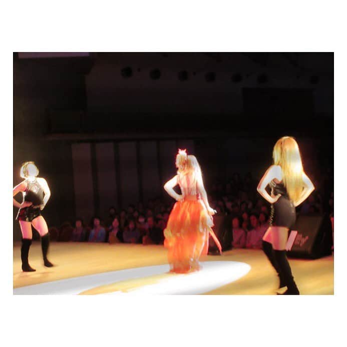 荒牧陽子さんのインスタグラム写真 - (荒牧陽子Instagram)「2019.5.24  福島県棚倉町文化センター ┈︎┈︎┈︎┈︎┈︎┈︎┈︎┈︎┈︎┈︎┈︎┈︎ ‪ものまねライブ‬ ‪お越し下さった皆様、会館スタッフの皆様、‬ ‪ありがとうございました！‬ ‪ビューティーこくぶさんとダブルネームさんと私の3組のステージでした。‬ ‪楽しかった〜☺︎‬ ‪マキタソタオル持ってきてくれた方もいて‬ ‪とっても嬉しかったです✨‬ ‪今回のダンサー👯‍♀️ですが、‬ ‪つぼみに代わって、まゆこが踊ってくれました。‬ ‪くみと共に素敵なステージを作ってくれてありがとう😊‬ ‪6月2日飛騨のステージも、まゆくみになりました✩⃛︎‬ ┈︎┈︎┈︎┈︎┈︎┈︎┈︎┈︎┈︎┈︎┈︎┈︎ #棚倉町文化センター #倉美館 #ビューティーこくぶ さん #ダブルネーム さん ‪#荒牧陽子‬ #はにころちん（#まゆくみ）‬ ‪#ありがとうございました！」5月27日 15時41分 - yoko_aramaki