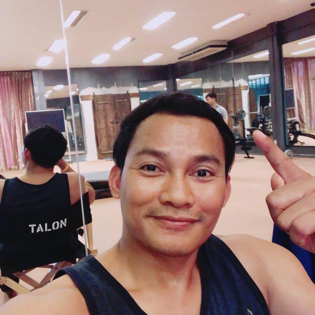 トニー・ジャーのインスタグラム：「This is the real tony jaa! Thank you for your support. And you know about the news out there that i am dead. But im still here and alive and im still fighting to make action movie for my fans.」