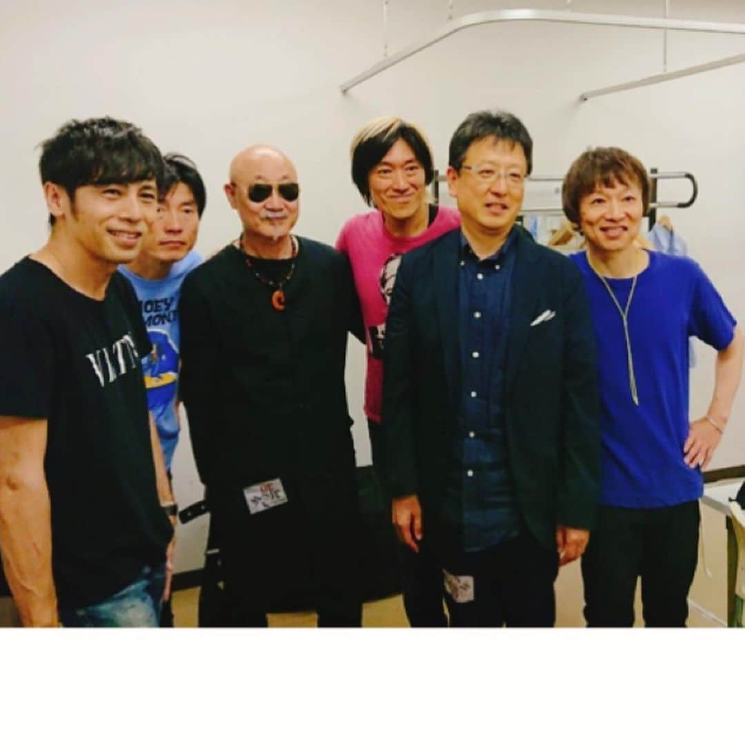 森純太さんのインスタグラム写真 - (森純太Instagram)「JUNSKYWALKER(S) 30th 〜ZENBUKONOMAMADE〜 final in 日比谷野外音楽堂！  30年間 様々な感謝の気持ちを込めてありがとうございました。  デビューした当時は「30年後の事なんて想像もしてなかった。」 けど、まだまだ行けるね。  また今後のJUNSKYWALKER(S)も 是非よろしくお願い致します。  thank you  rock 'n' roll ！ ・・・・・・・・・・・・・・ #junskywalkers  #30th  #ツアー #final  #stage  #dream #gethappy  #smile #guitarist  #songwriter  #lespaulcustom  #lespaul #ドリーミュージック #トイズファクトリー #稲葉さん  #ARB #キースさん #熊本市長 #大西さん #川村結花さん #ありがとう #thankyou #日比谷野音 #日比谷 #野音 #また会おう #‼️」5月27日 15時43分 - juntamori