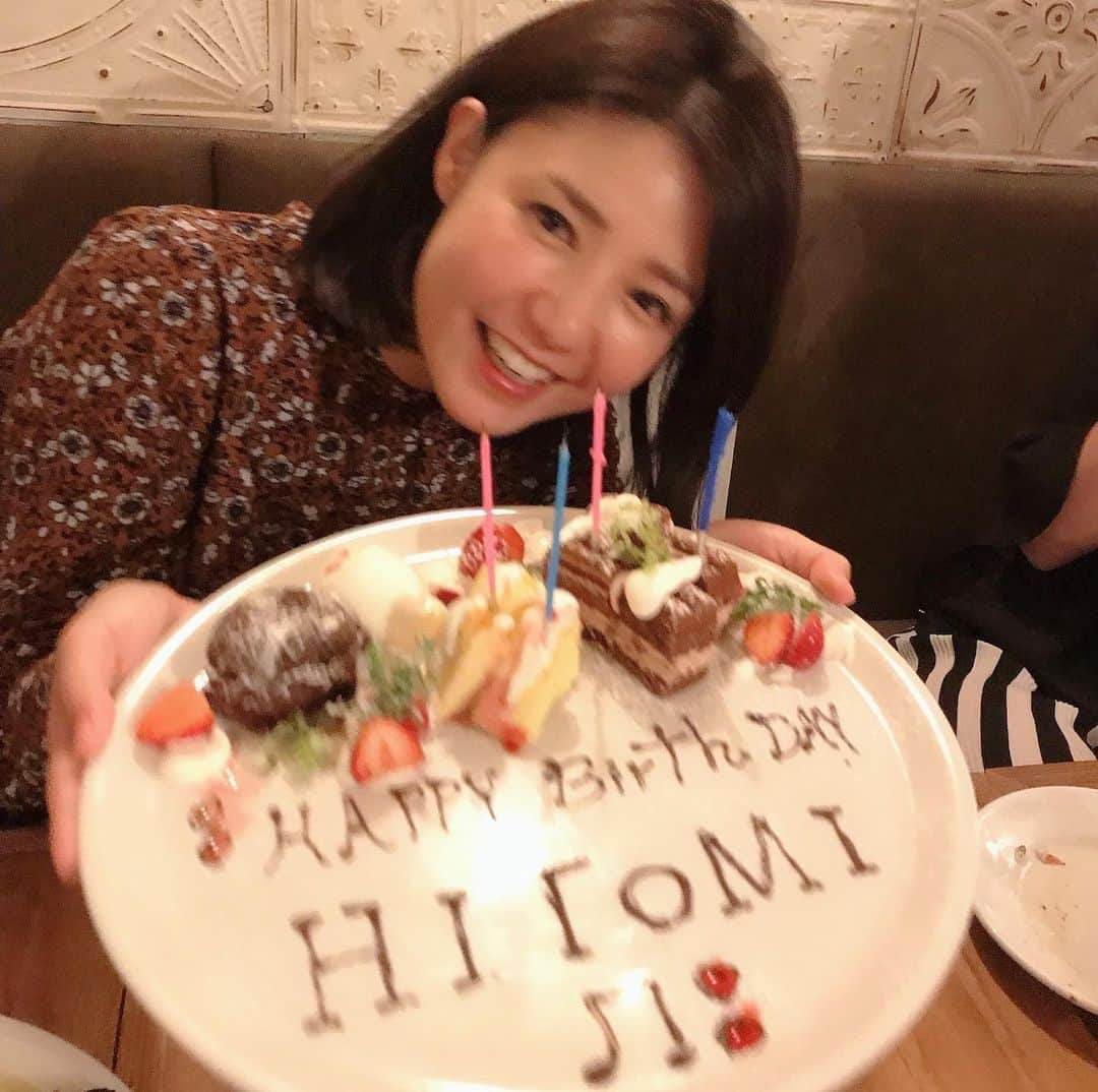 葵ゆりかさんのインスタグラム写真 - (葵ゆりかInstagram)「大好きなひとみん❤️ HAPPY BIRTHDAY🎂 カウントダウンでお祝い🥂  #birthday #birthdayparty #おめでとう #誕生日 #bestfriends #love」5月27日 16時06分 - yuriyuricchi