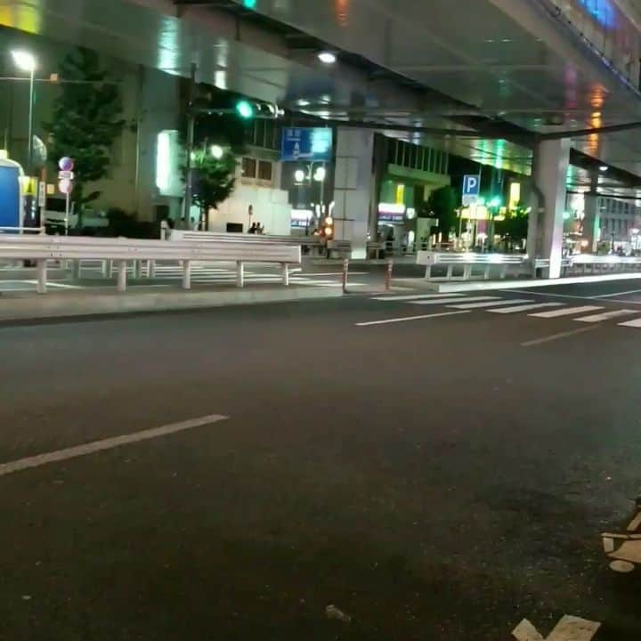 インゴのインスタグラム：「Last night i was walking in ROPPONGI street and just president TRAMP's car was passing from there. 😄😄😄😄✌✌✌✌」