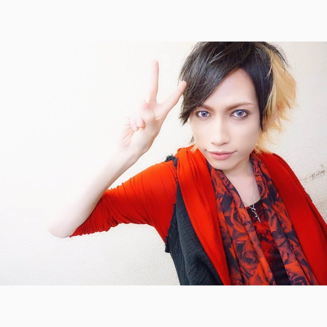 結さんのインスタグラム写真 - (結Instagram)「Model:ミズキ（DOG inTheパラレルワールドオーケストラ）  #doginthepwo  #guitar  #ミズキ #visualkei  #band  #20190515 #ユナイドッグ #東京 #2days  #初日  #高田馬場エリア #camera  #sony  #α5100 #結丸写真部」5月27日 16時18分 - sing.yui.0318