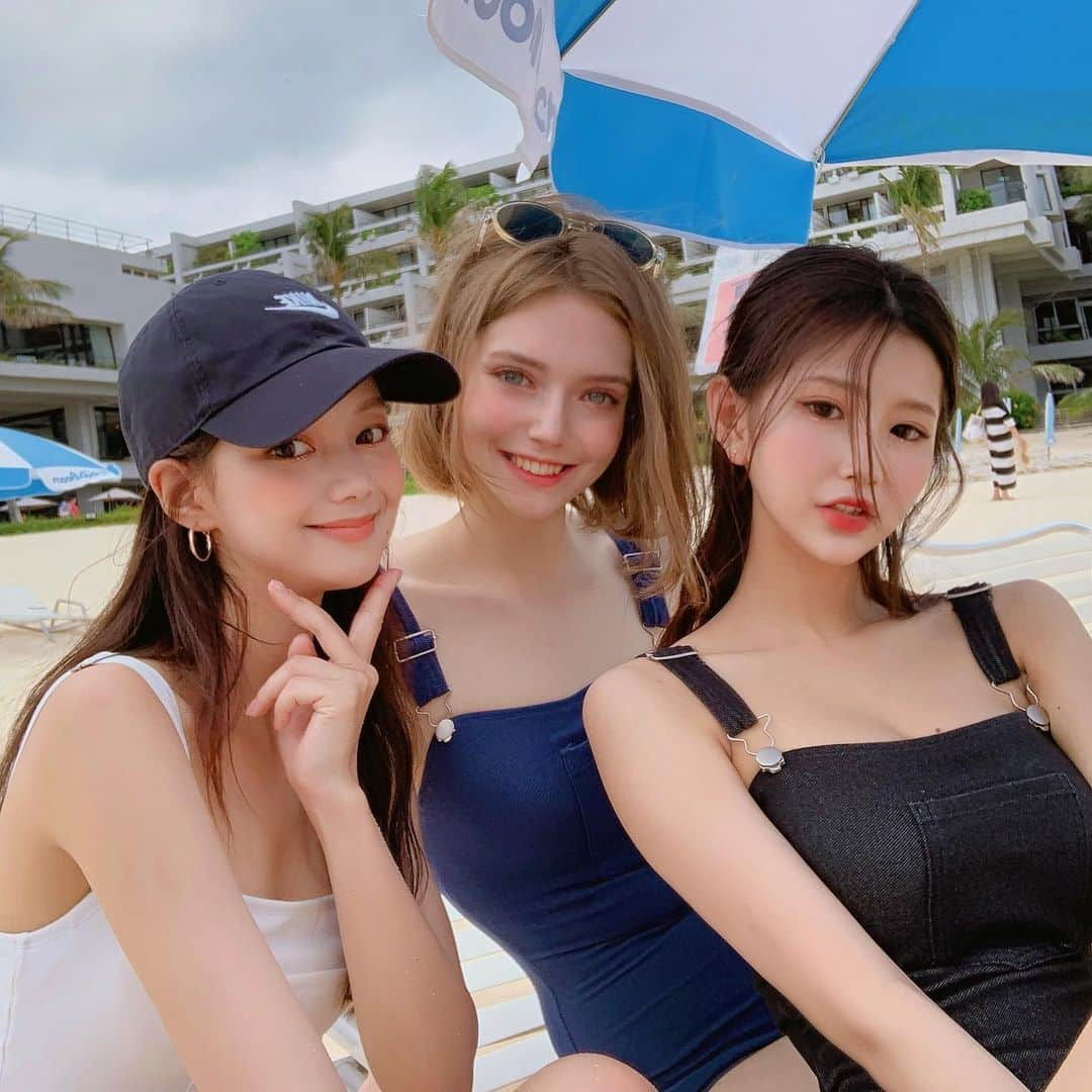 Chuuさんのインスタグラム写真 - (ChuuInstagram)「Crush on Okinawa 💕#chuuseoul🌴🌴 #Okinawa」5月27日 16時19分 - chuu_official