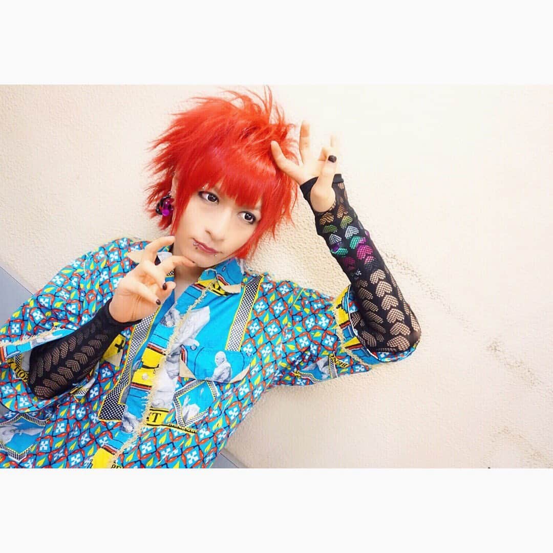 結さんのインスタグラム写真 - (結Instagram)「Model:準々（DOG inTheパラレルワールドオーケストラ）  #doginthepwo  #guitar  #準々 #visualkei  #band  #20190515 #ユナイドッグ #東京 #2days  #初日  #高田馬場エリア #camera  #sony  #α5100 #結丸写真部」5月27日 16時22分 - sing.yui.0318