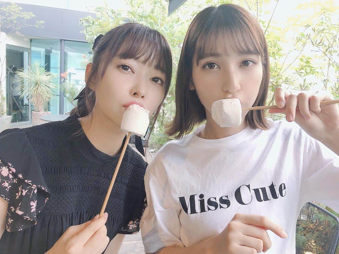松岡菜摘のインスタグラム：「. . 今年初のBBQ☺︎ マシュマロ焼いたよ〜❤︎ . さしこちゃんが博多にいるの嬉し。 感謝祭楽しみだなぁ🥰 . #BBQ #マシュマロ」
