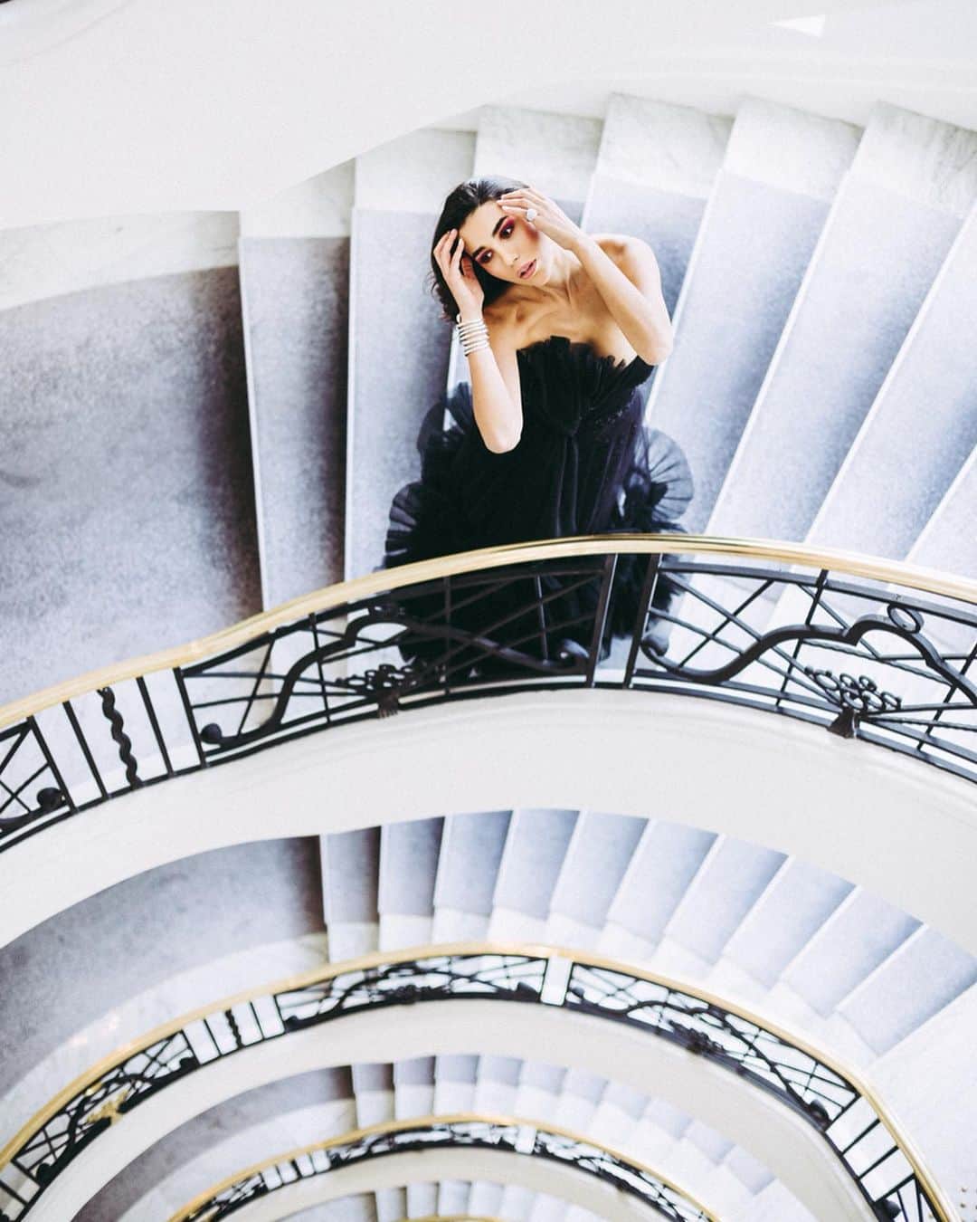 のインスタグラム：「A spiral of precious elegance... @nadineabdelaziz plays the essence of #DamianiEden at #Cannes2019.  #Damiani #CFFwithDamiani」