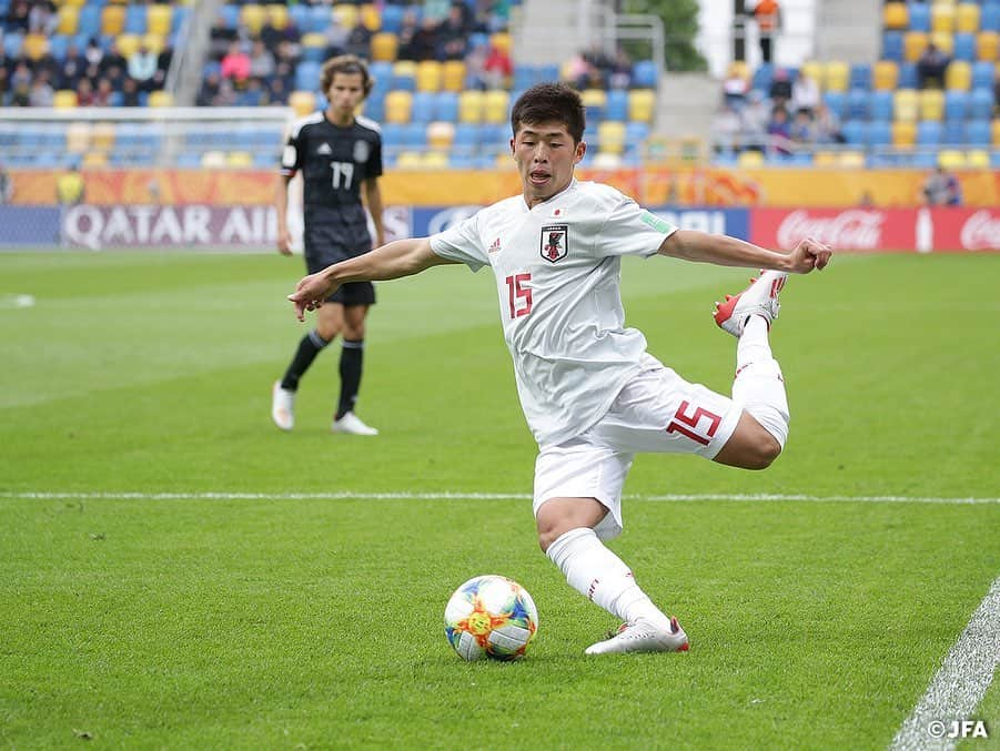 日本サッカー協会さんのインスタグラム写真 - (日本サッカー協会Instagram)「📸Match Photos② U-20日本代表は5月26日(日)、FIFA U-20ワールドカップポーランド2019の第2戦でU-20メキシコ代表と対戦しました。前半に宮代大聖選手が先制点を奪うと、後半には田川亨介選手と宮代選手が追加点を決め、3−0で今大会初勝利を収めました。 ・ 第3戦は29日(水)、中2日で日本は勝点6でグループBの首位に立つイタリアと対戦します。 ・ GK 1 #若原智哉 DF 3 #小林友希 DF 4 #瀬古歩夢 DF 5 #菅原由勢 DF 15 #鈴木冬一 MF 8 #藤本寛也　→81' MF 7 #伊藤洋輝 MF 9 #斉藤光毅　→76' FW 20 #中村敬斗 MF 10 #齊藤未月 (C) MF 16 #山田康太 FW 11 #田川亨介 FW 13 #宮代大聖　→87' FW #原大智 ・ 監督 #影山雅永 ・ 🏆FIFA U-20ワールドカップポーランド 📅グループステージ 5/24 1-1 vsエクアドル🇪🇨 5/26 3-0 vsメキシコ🇲🇽 5/30 01:00 vsイタリア🇮🇹 ・ #daihyo #jfa #u20wc」5月27日 17時09分 - japanfootballassociation