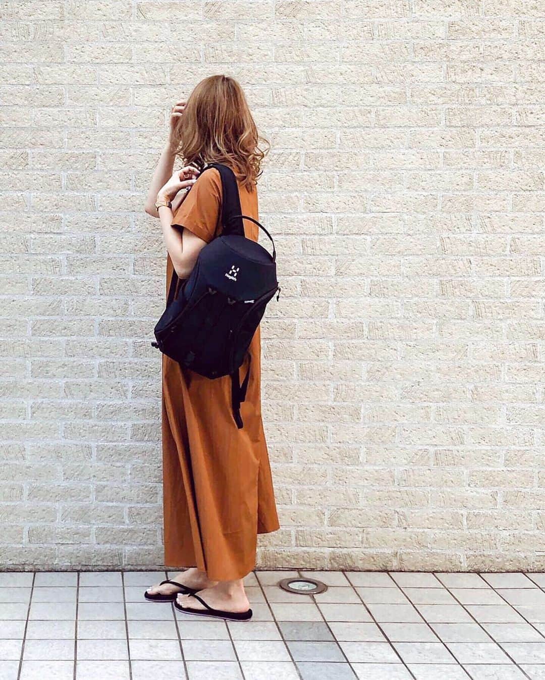 のインスタグラム：「ㅤ ㅤ 2019.5.27 Mon #nanacoordinate 𓇼 ななコ 🐼ㅤ ㅤ ㅤ black 𓇬 brown 𓂅 blogに詳しく書きます✎*。 ━━━━━☞blogへはtopからﾄﾍﾞﾏｽ𓅩𓂃 ㅤㅤ ㅤ ㅤ @haglofsjapan のCORKER SMALL𓂣 ㅤ ｺﾚね、ﾊﾞｯｸﾊﾟｯｸ慣れしてないﾜﾀｼでも違和感なく持てて 手軽で使いやすくてﾒｯﾁｬ良き𓀠𓀠 ㅤ 大きなｻｲﾄﾞﾊﾟﾈﾙの内側にﾎﾟｯｹがいっぱい𓋜 ﾍﾟｯﾄﾎﾞﾄﾙも入るしｻｯと取り出しやすくて便利𓂬*ﾟ ﾍﾟﾝﾎﾙﾀﾞｰに、ｶｷﾞが付けておけるｷｰﾎﾙﾀﾞｰもあって いつもbagの中でｶｷﾞをｺﾞｿｺﾞｿ探すﾜﾀｼには 嬉しい機能𓀤 ㅤ ﾒﾝｽﾞも可愛く持てるから兼用してるよ𓃻𓃻  ㅤ  ㅤ ㅤ  ㅤ ㅤ #北欧 #スウェーデン #リュック#バックパック #ホグロフス #コーカー #CORKER #outfit #fashion #ootd #promotion #大人カジュアル  #locari mery  #beaustagrammer  #シンプルコーデ #プチプラコーデ  #mineby3mootd #instafashion #fashionblogger #fashionista #데일리록 #코디 #옷스타그램 #멋스타그램 #穿搭 #오오티디  #패션스타그램일상 #楽天roomに載せてます #roomインフルエンサー」